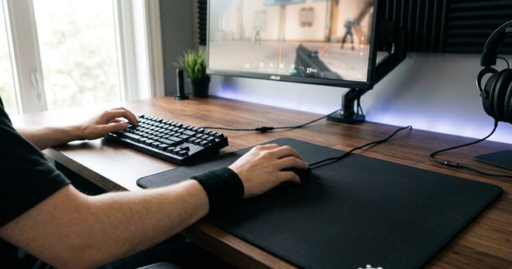 Gaming mouse and control mousepad setup for Valorant tracking aim
