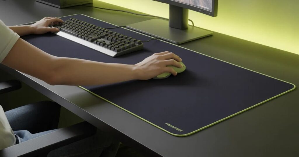 XL Valorant mousepad setup showing wide arm aiming space for smoother flicks, stable crosshair control, and low-sensitivity FPS gameplay.