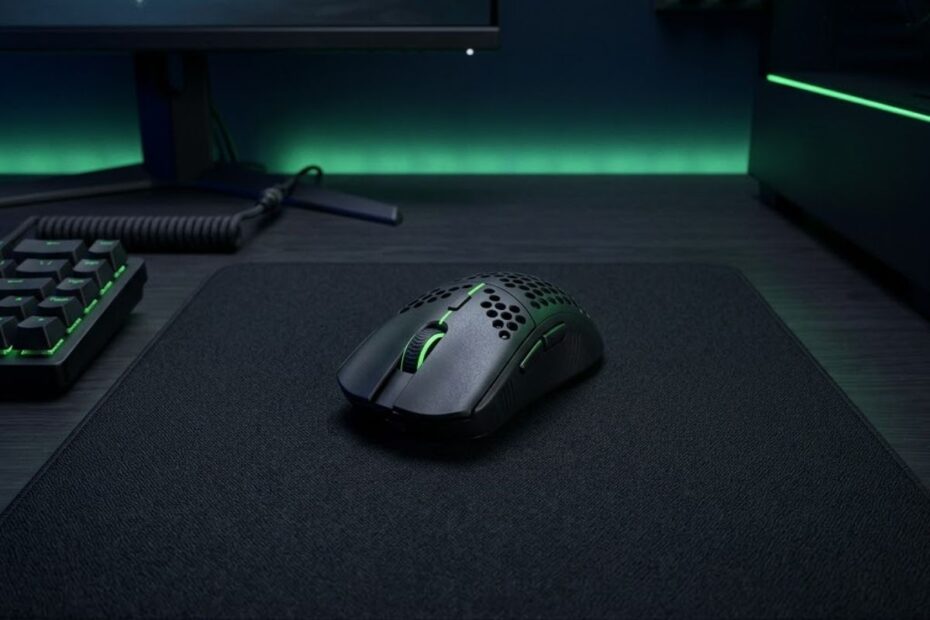 Wireless gaming mouse setup for competitive Valorant gameplay and tactical FPS aiming