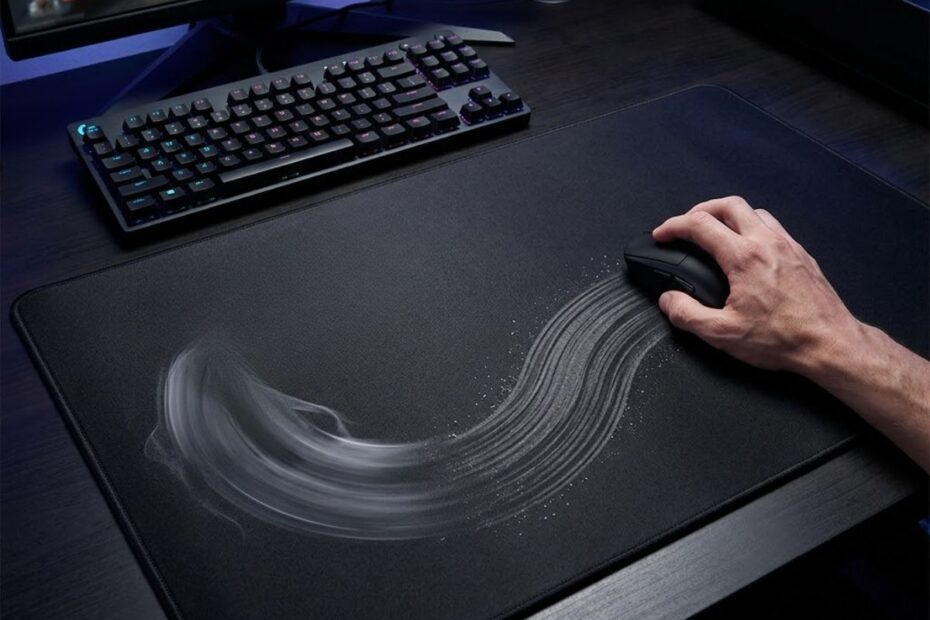 A gaming mouse moving across a mouse pad with visual differences between faster and more controlled glide areas